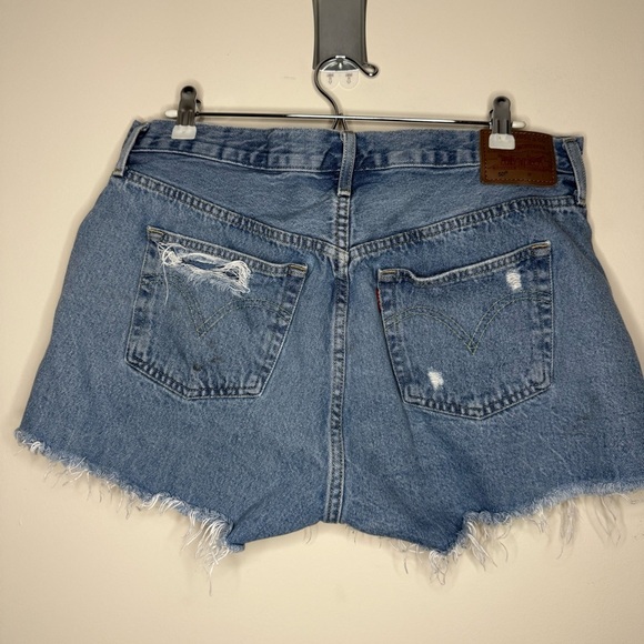 LEVI’S 501 Premium Rigid Distressed Shredded Light Wash Denim Jorts Jean Shorts - Picture 5 of 9